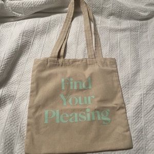 Pleasing tote bag